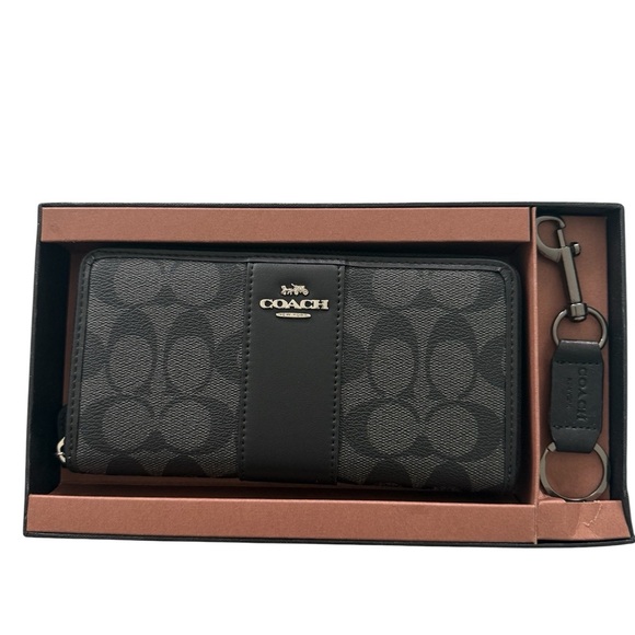 Coach Black and Gray Wallet with Keychain - Picture 1 of 7